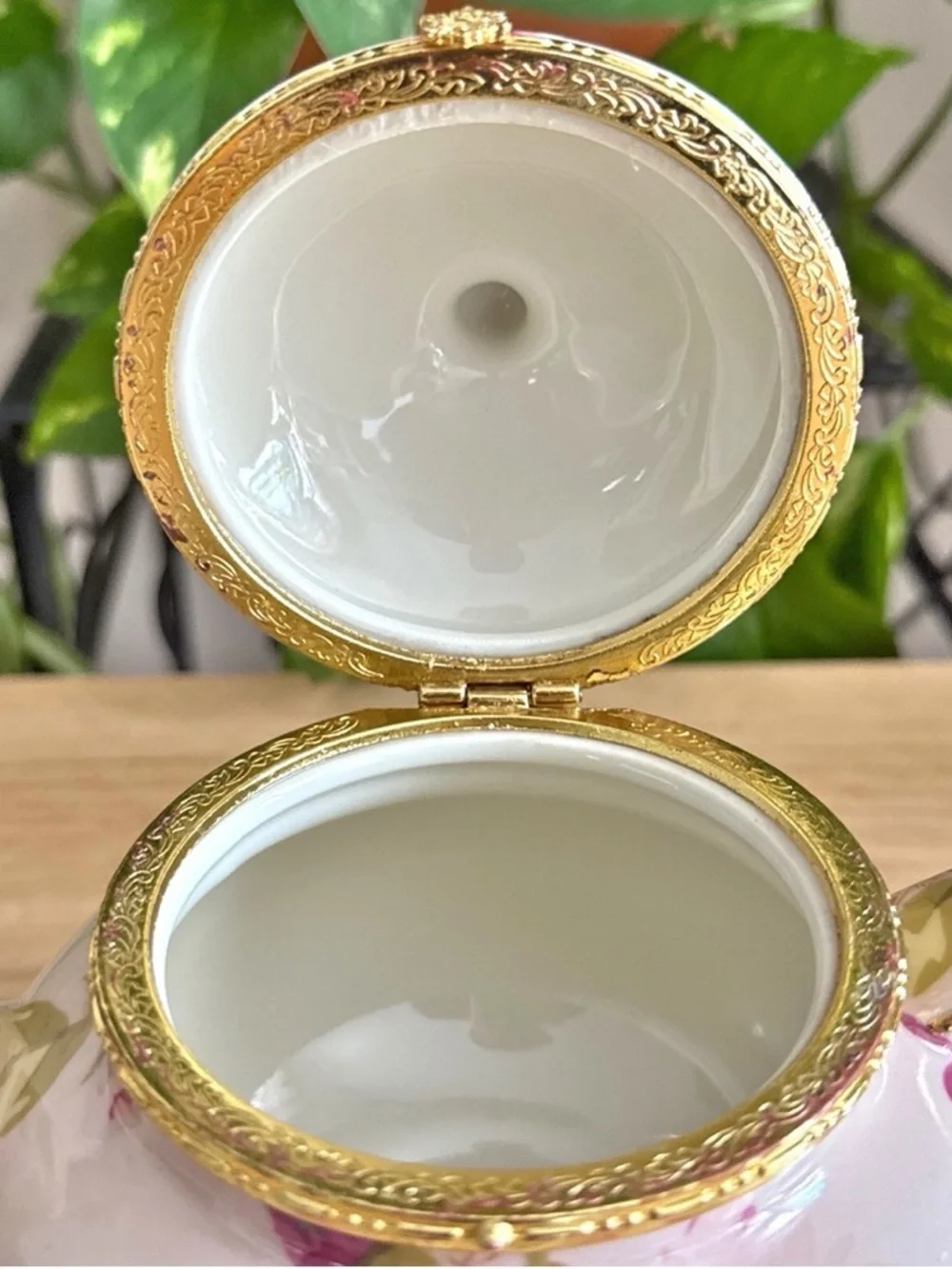BAUM Asian Rose Collection Hinged Lid Porcelain Teapot Trinket Box Pink Floral